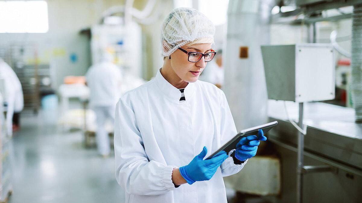 «ПИЩЕВАЯ БЕЗОПАСНОСТЬ.<br> РАЗРАБОТКА СИСТЕМЫ ХАССП  НА ОСНОВЕ ГОСТ Р 51705.1-2024»